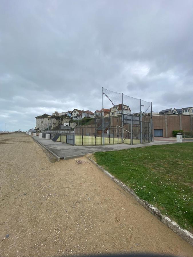 Les Cygnes De Apartment *